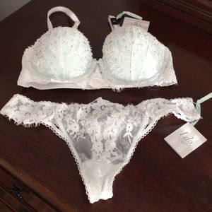 👍🏻🍾sale!lingerie set Victoria's Secret (32C, M)
